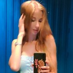 Nika, 33